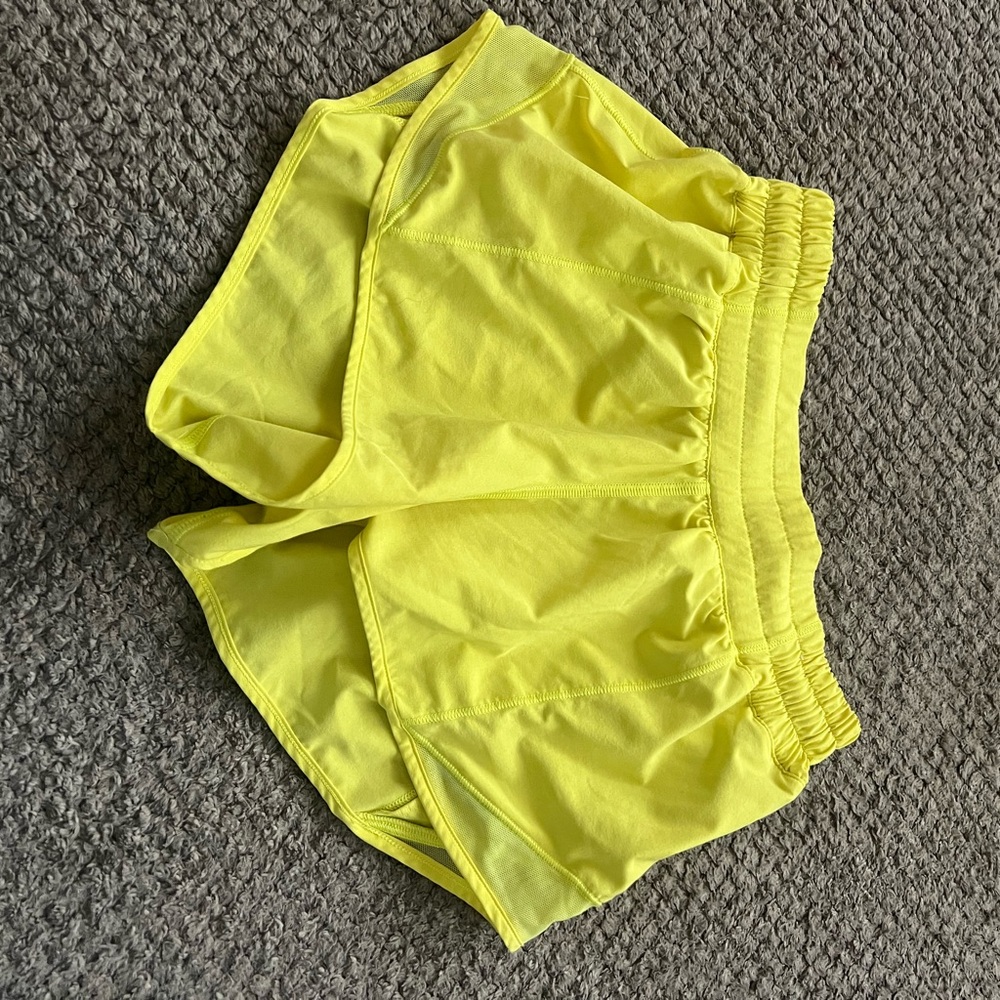 Lulu Bright Yellow Athletic Shorts no liner.
2.5 inch inseam